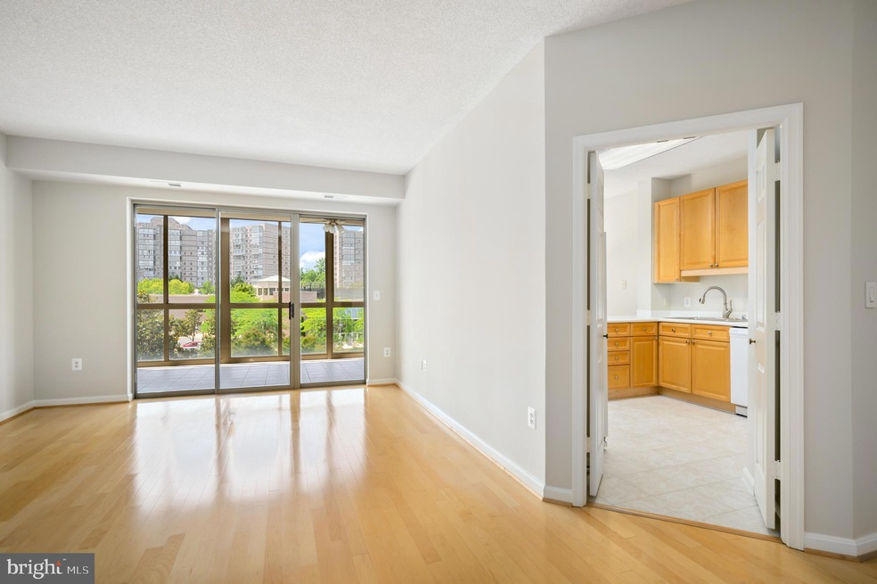 The Magnolias at Lansdowne Woods unit 308, Leesburg, VA 20176 - photo 1