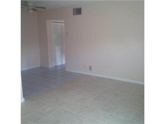 400 SE 3rd Ave unit 202, Hallandale Beach, FL 33009 - photo 1