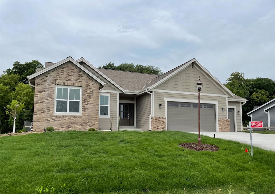 W254S5317 Primrose Ln, Waukesha, WI 53189 - photo 1
