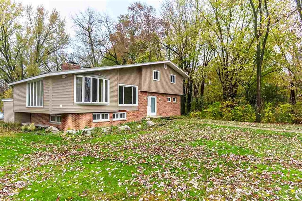 5267 S Christianson Rd, Janesville, WI 53546 - photo 1