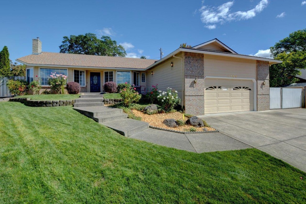 1780 Evans Cir, Medford, OR 97504 - photo 1