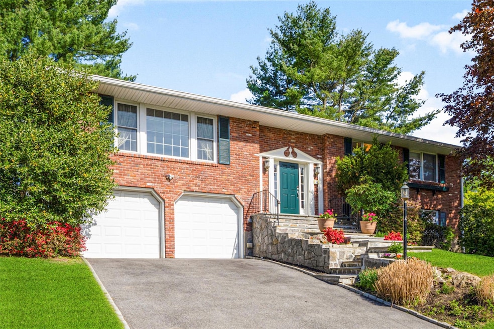 Sold $1,700,000 • Co-Listing Agent