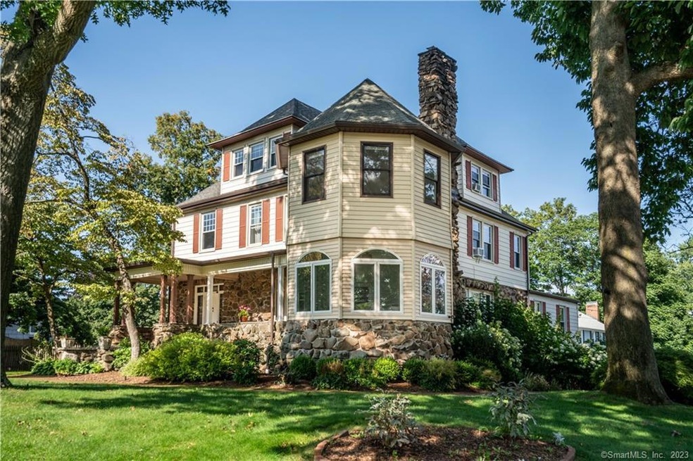 216 Sedgwick Rd, West Hartford, CT 06107 - photo 1