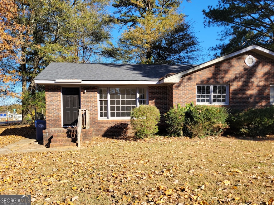 354 Emily Cir unit A, Winder, GA 30680 - photo 1