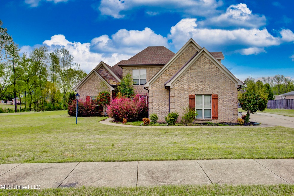 560 Ridge View Dr S, Hernando, MS 38632 - photo 1