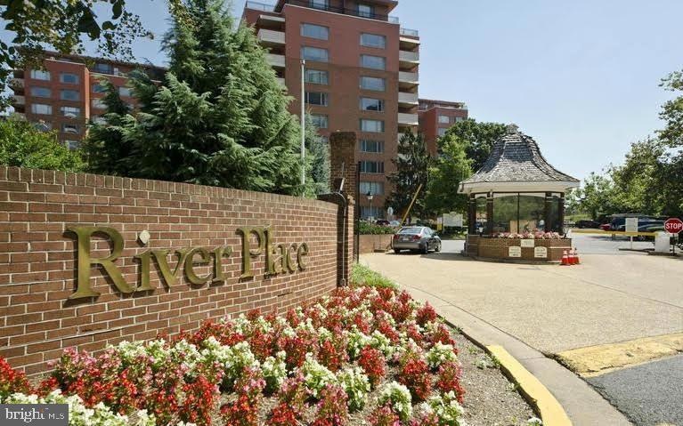 1121 Arlington Blvd unit 128, Arlington, VA 22209 - photo 1