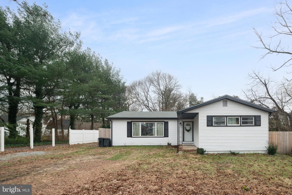 6 Flag St, Pemberton, NJ 08068 - photo 1