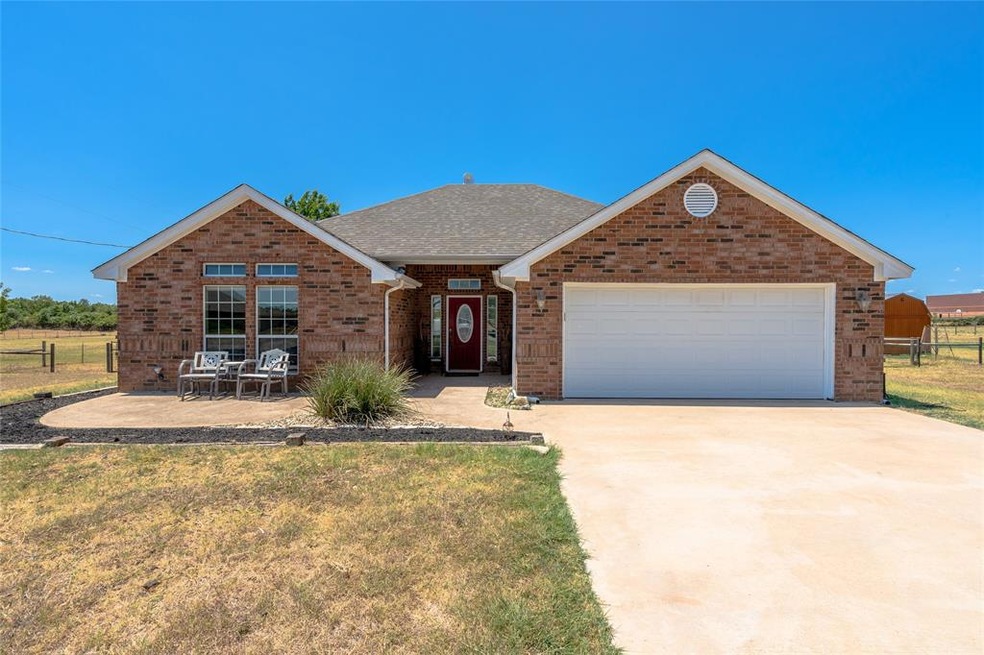 132 Pleasant Run, Azle, TX 76020 - photo 1