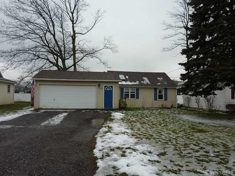 791 Meadow Dr, North Tonawanda, NY 14120 - photo 1