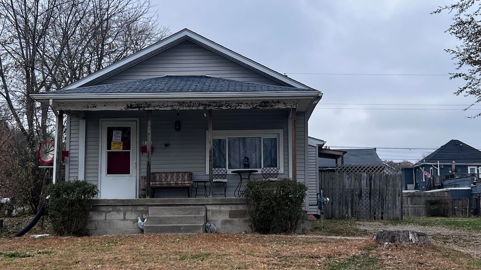 813 E 7th St, Muscatine, IA 52761 - photo 1