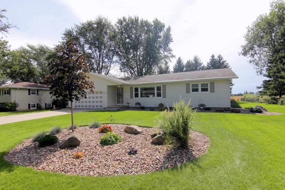 4721 Holm Rd, Oregon, WI 53575 - photo 1