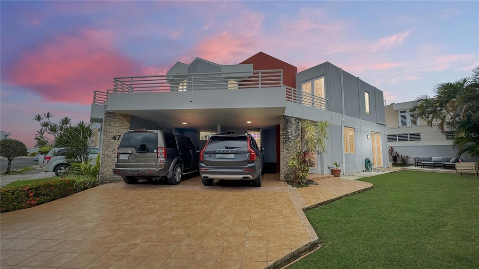 47 Plaza de Estrellas, Toa Baja, PR 00949 - photo 1