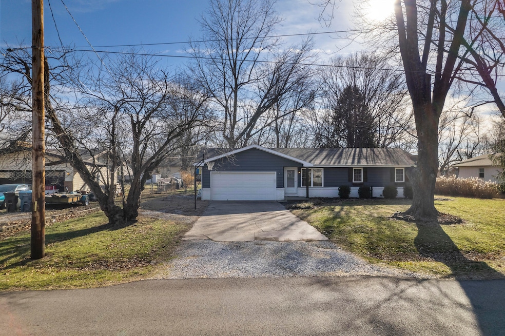 208 W Park St, Nixa, MO 65714 - photo 1