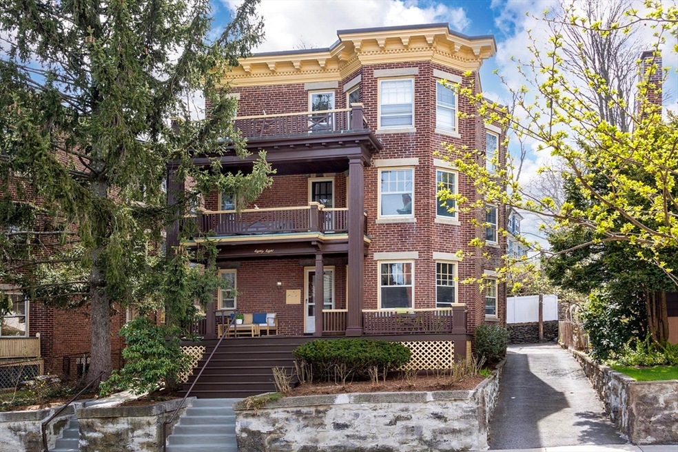 Sold $1,050,000 • Co-Listing Agent