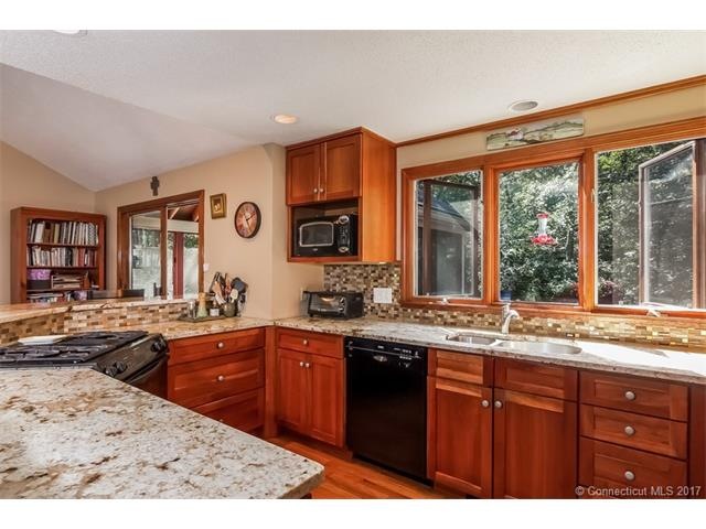 41 Olde Orchard Rd, Clinton, CT 06413 - photo 1