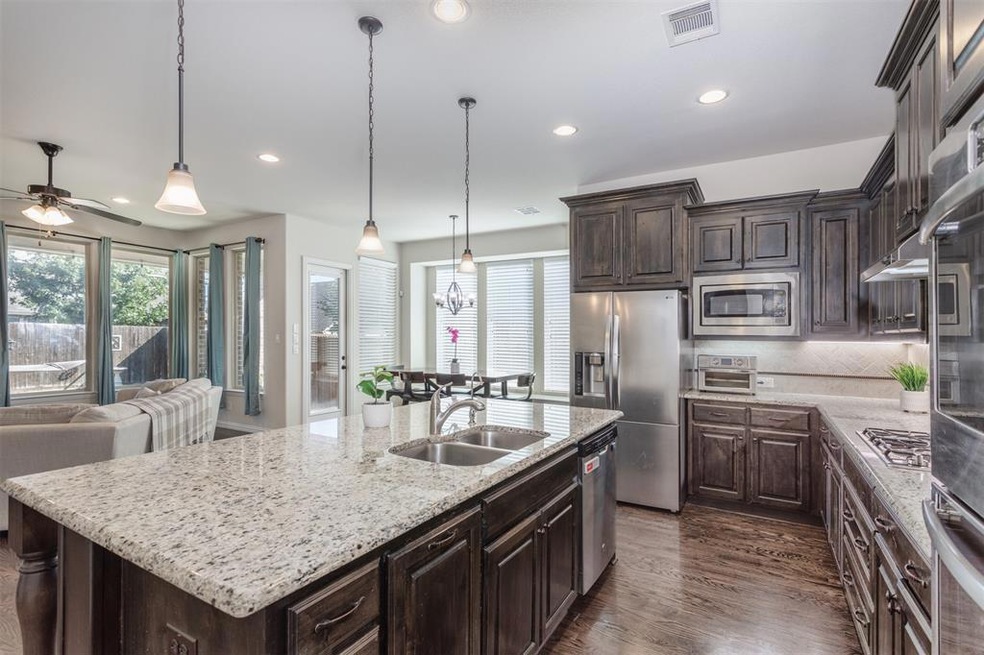 Beautiful kitchen with granite counters