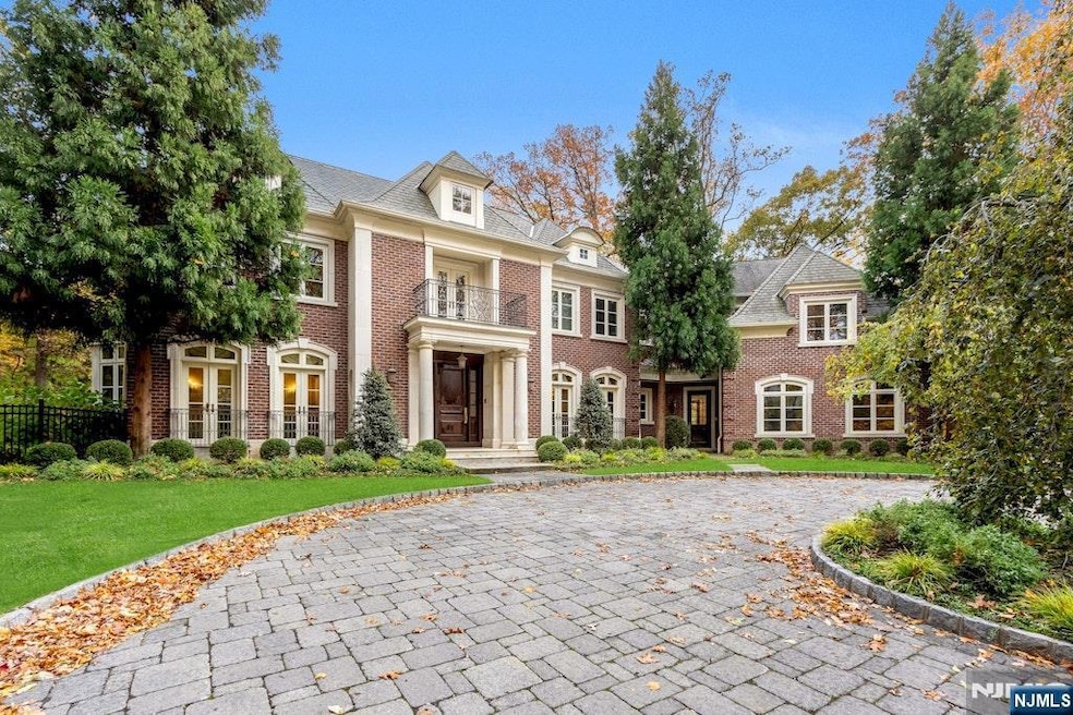 10 Berkery Place, Alpine, NJ 07620 - photo 1