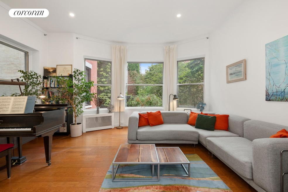 18 W 90th St unit D, New York, NY 10024 - photo 1