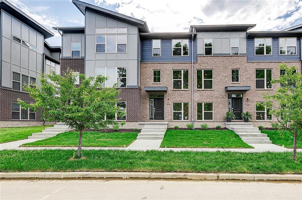 13346 Saxony Blvd W unit 502, Fishers, IN 46037 - photo 1