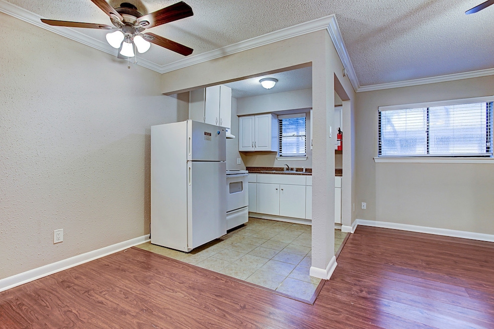 For Rent $995/month