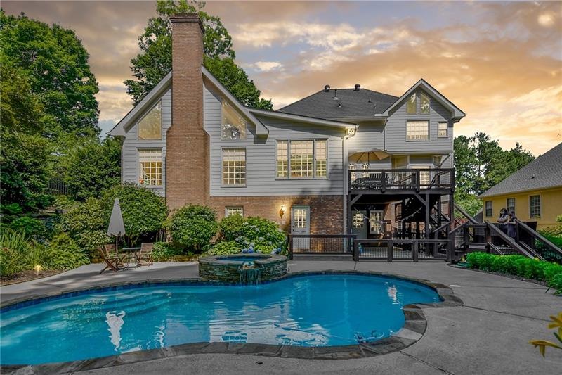 180 Chickering Lake Dr, Roswell, GA 30075 - photo 1