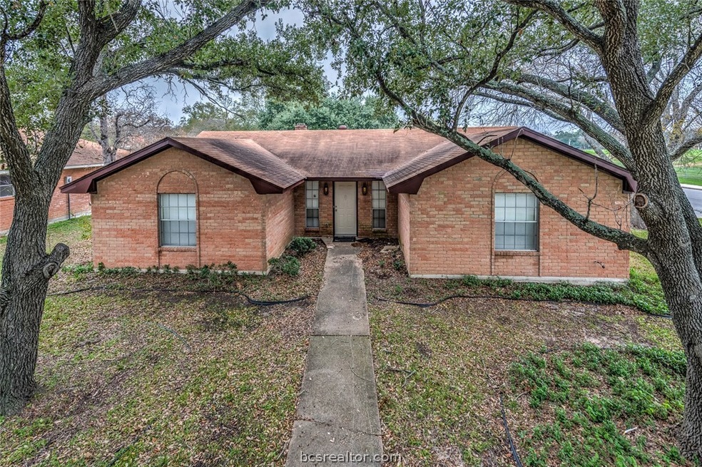 1821 Leona Dr, College Station, TX 77840 - photo 1