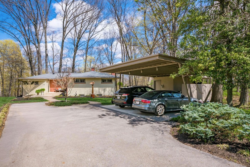 Canyon Dr NE driveway