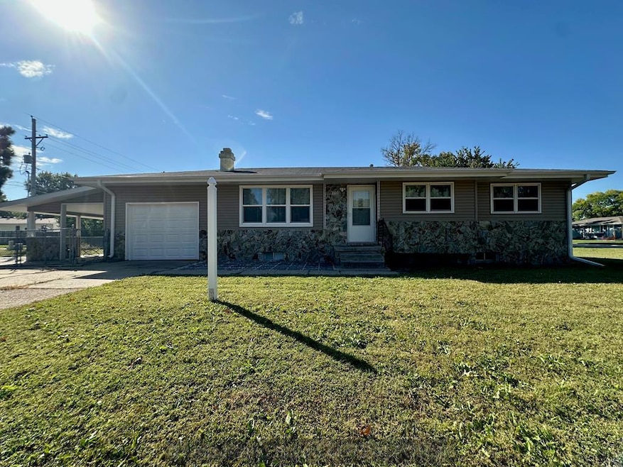 2223 W 17th St, Grand Island, NE 68803 - photo 1