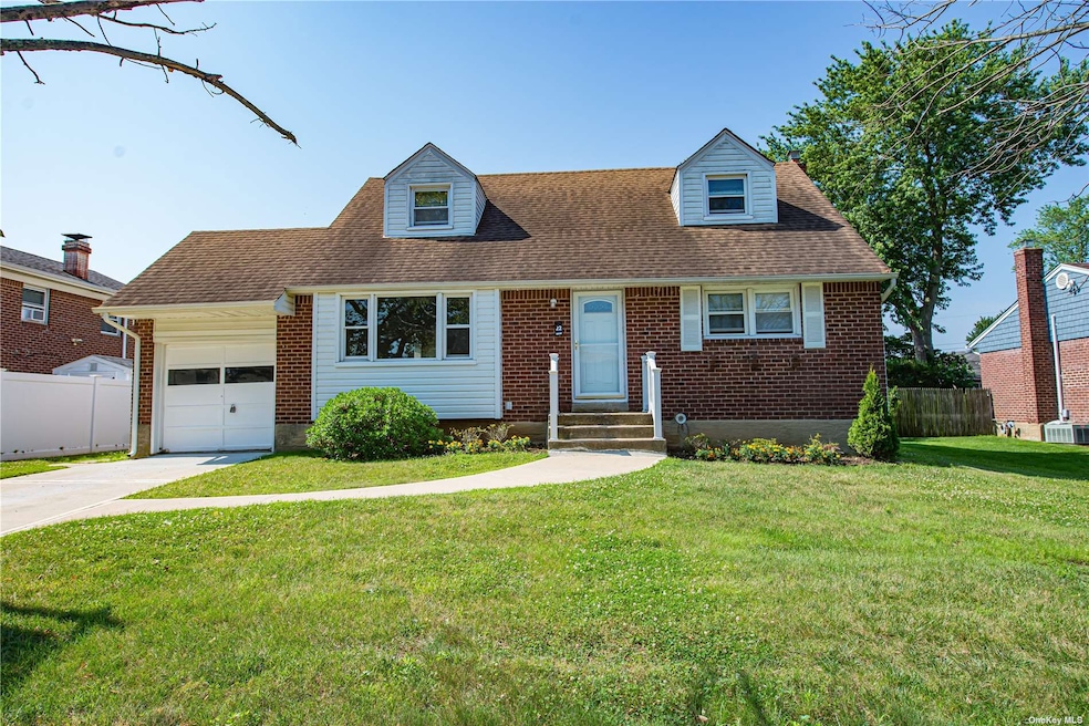 22 Sylvia Rd, Plainview, NY 11803 - photo 1