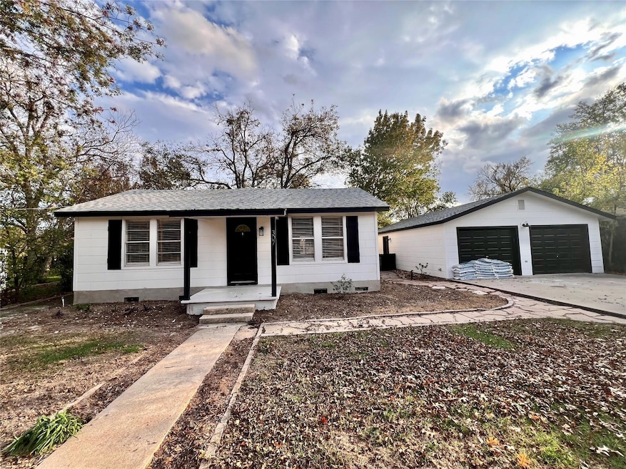 307 W Gibson, Thorndale, TX 76577 - photo 1