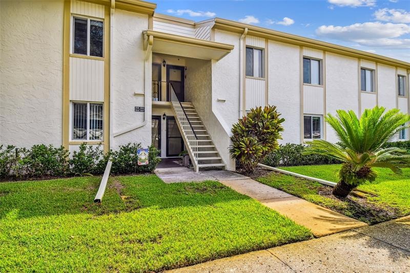 First Floor Condo ~ Front Enterance ~ From your Car to you Door!