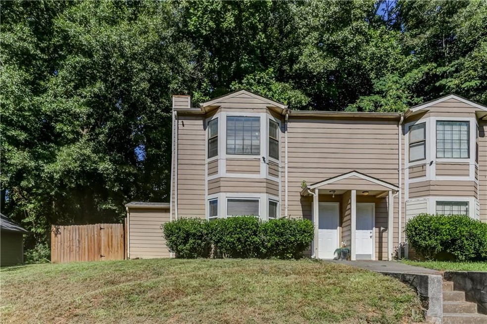 2 Story Duplex Townhome Front Entrance