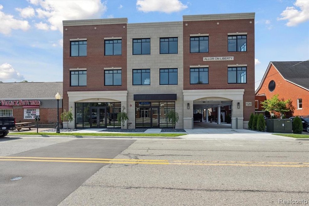 120 E. Liberty unit 203, Milford, MI 48381 - photo 1