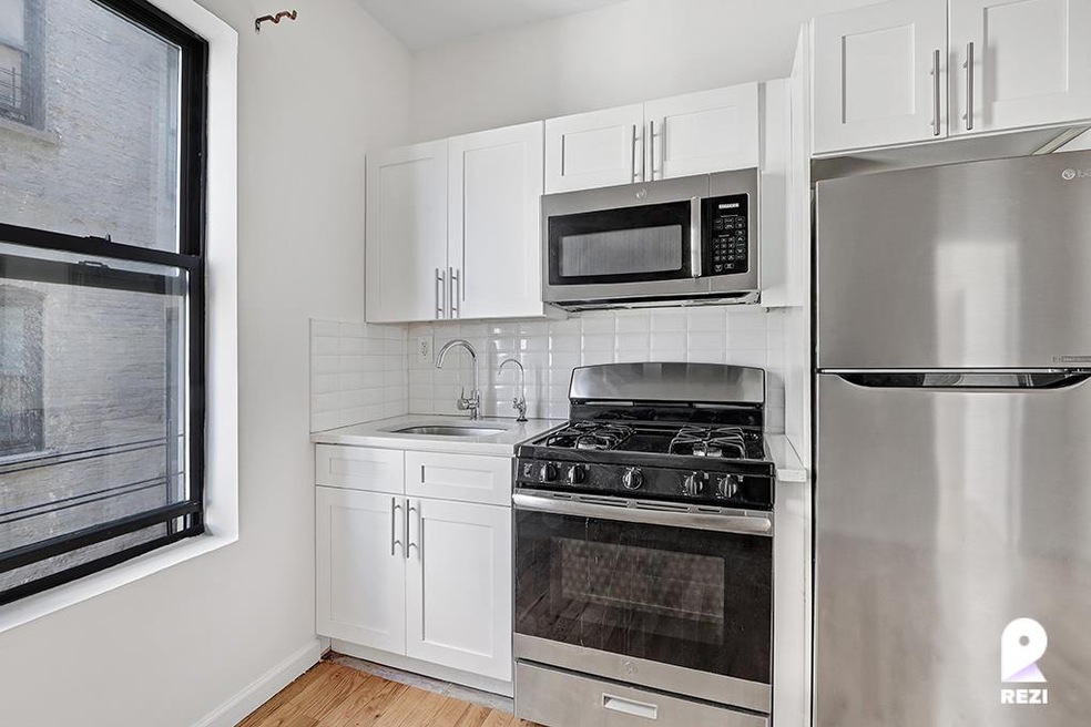 502 E 189th St unit 9, Bronx, NY 10458 - photo 1