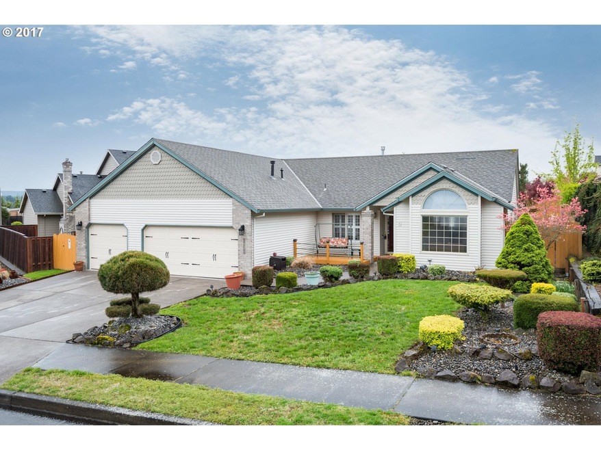 376 SW Chapman Ave, Troutdale, OR 97060 - photo 1