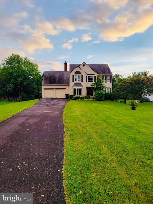 4056 Roberts Cir, Marshall, VA 20115 - photo 1