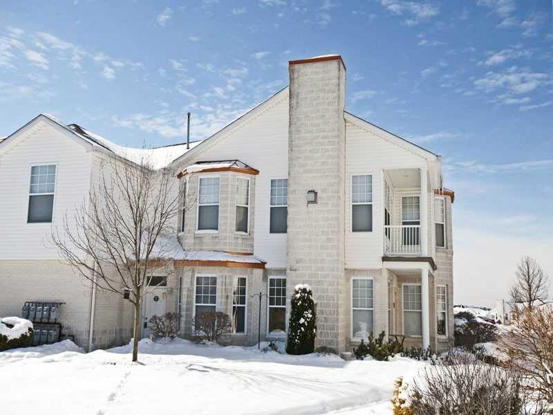 Exterior Front. Well Maintained Condo in Adams Poi