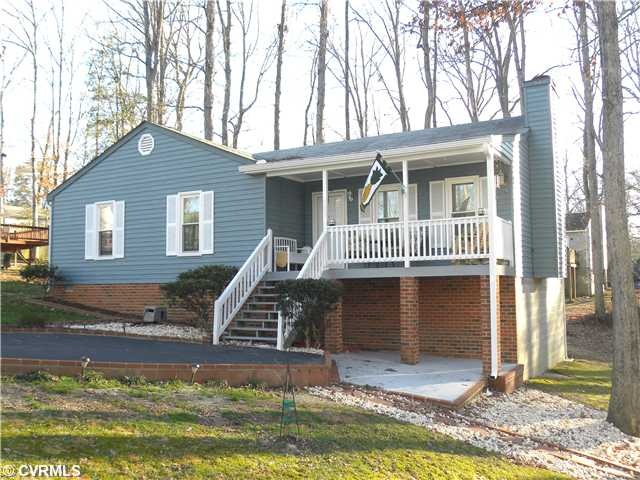 4607 Mason Run Ct, North Chesterfield, VA 23234 - photo 1