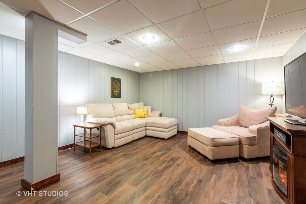 1240 Zange Dr, Algonquin, IL 60102 - photo 1