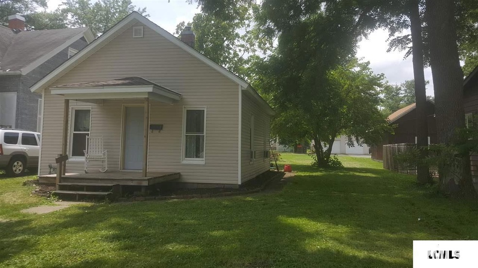 1121 Pulaski St, Lincoln, IL 62656 - photo 1