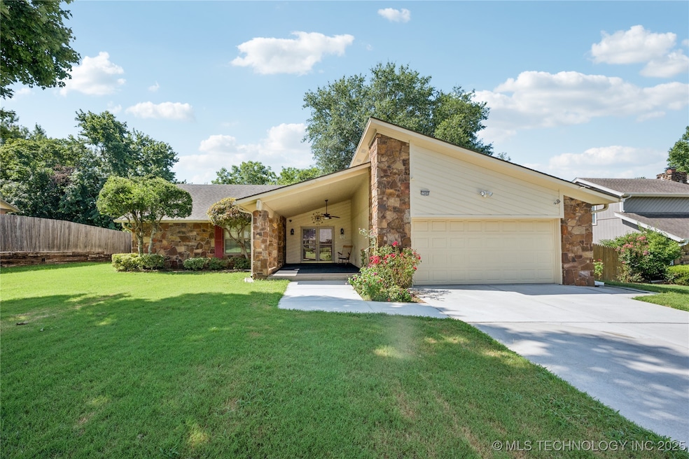 1505 W Fredericksburg St, Broken Arrow, OK 74011 - photo 1