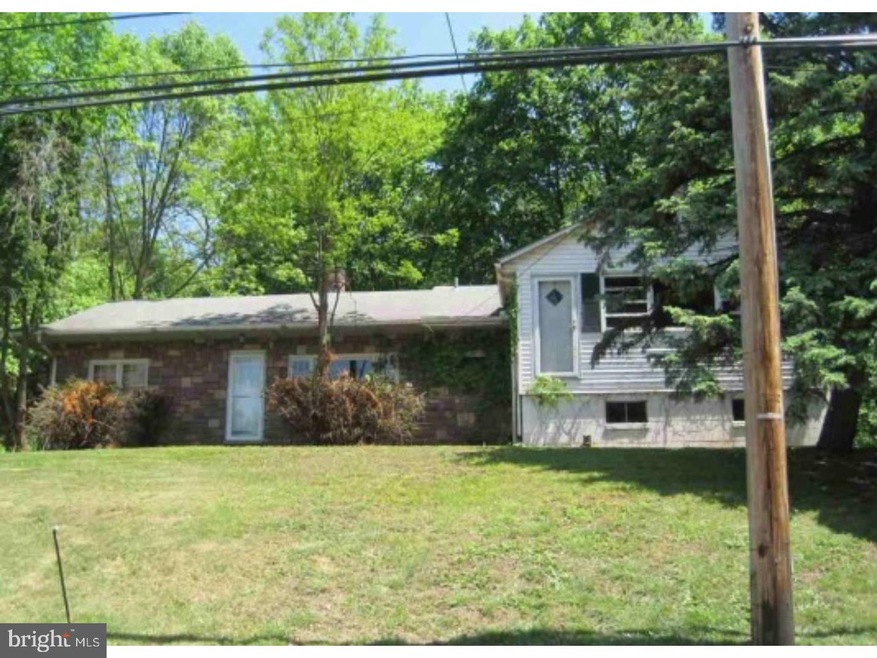 484 Manatawny St, Pottstown, PA 19464 - photo 1