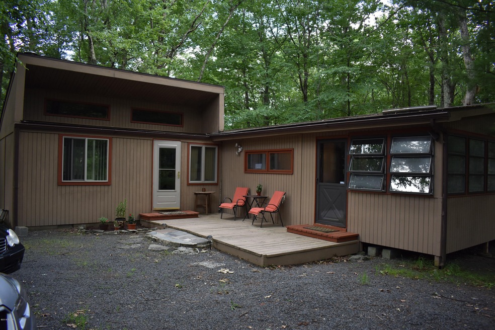 800 Boulder Ct S, Lords Valley, PA 18428 - photo 1