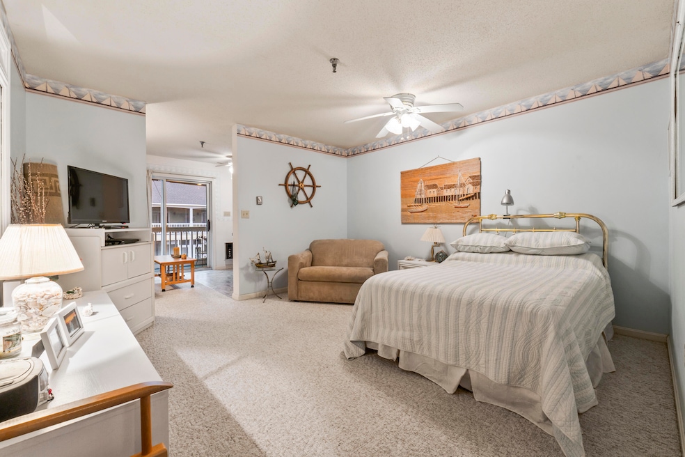 Wellington Manor unit 206, Wells, ME 04090 - photo 1