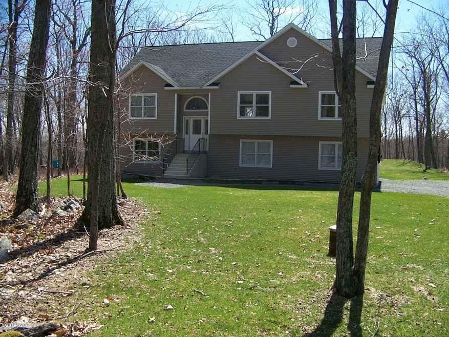 254 Locust Dr, Milford, PA 18337 - photo 1