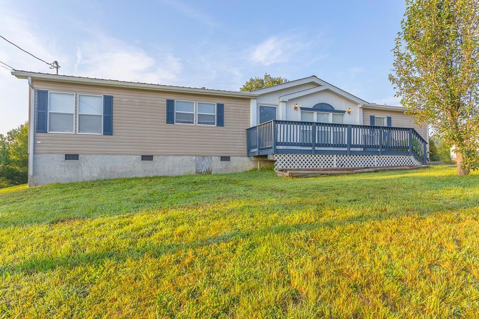 128 Quarterhorse Ln, Tunnel Hill, GA 30755 - photo 1