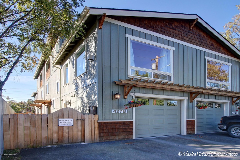 EXTERIOR VIEW 2 - AMPLE PARKING