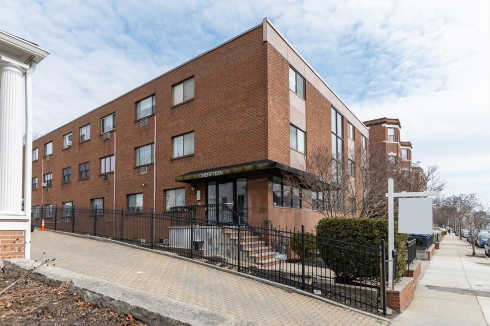 115 Highland Ave unit 11, Somerville, MA 02143 - photo 1