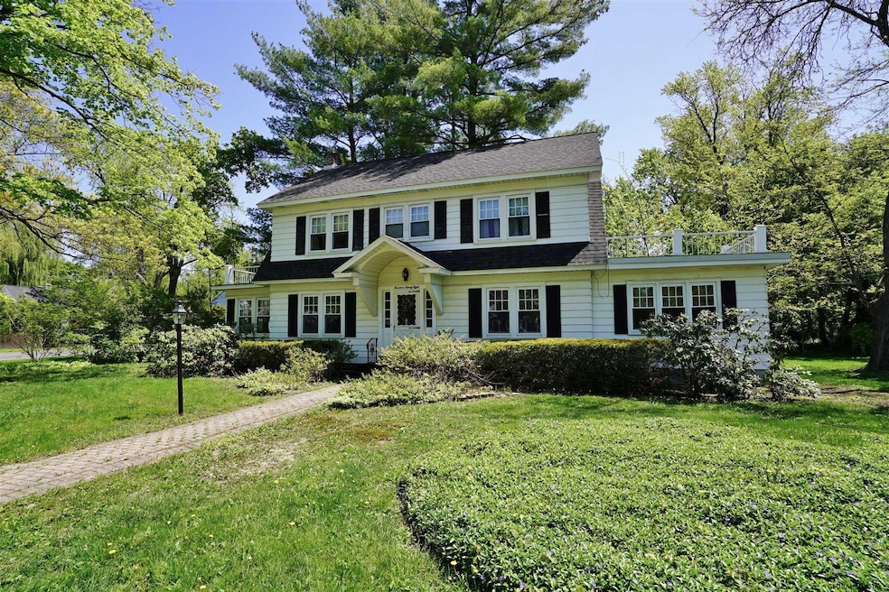 1498 Regent St, Schenectady, NY 12309 - photo 1