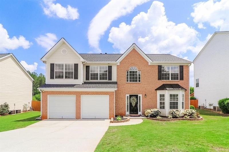 4045 Crescent Walk Ln, Suwanee, GA 30024 - photo 1